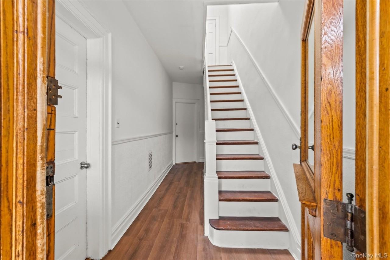 963 Utica Ave - Photo 2 of 15