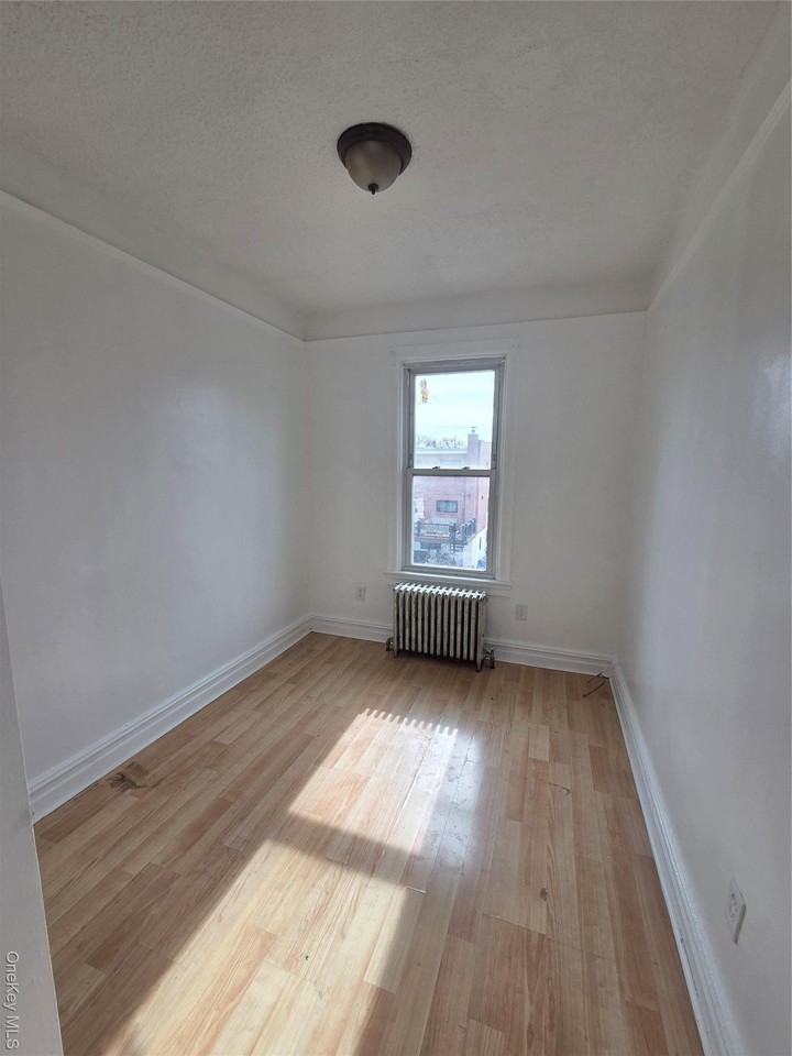 3561 Ropes Ave - Photo 7 of 10