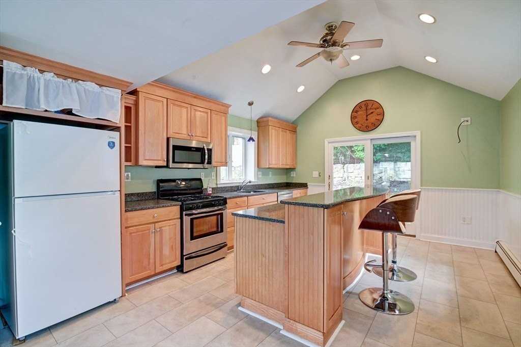 30 Thayer Ave Unit 30 - Photo 3 of 39