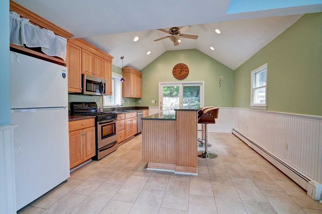 30 Thayer Ave Unit 30 - Photo 7 of 39