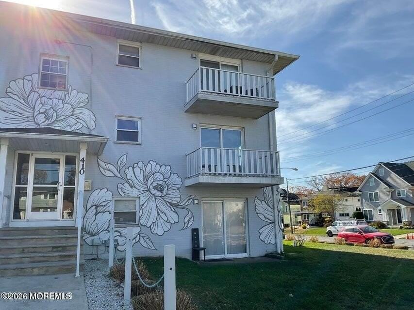 410 8th Ave Apt B2 - Photo 2 of 17