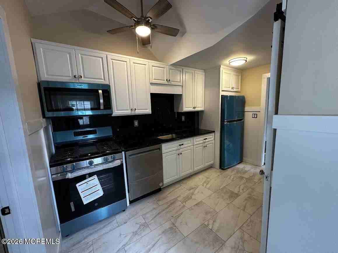 608 Park Place Ave Unit A - Photo 2 of 12