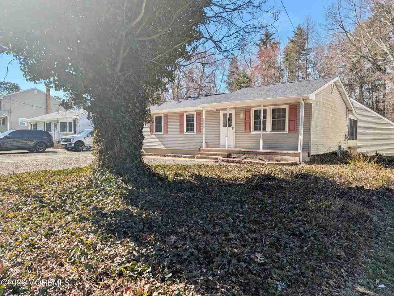 73 S Shore Dr - Photo 3 of 25