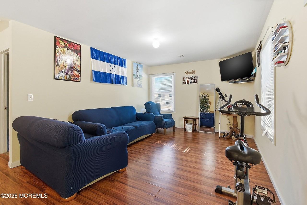 21 Potomac Ct - Photo 6 of 17