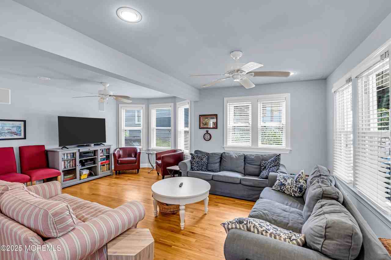 306 Ocean Park Ave - Photo 3 of 35