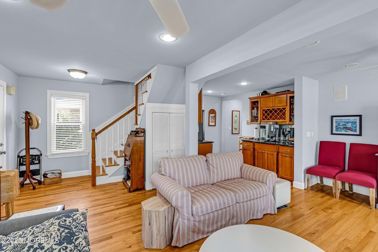 306 Ocean Park Ave - Photo 4 of 35