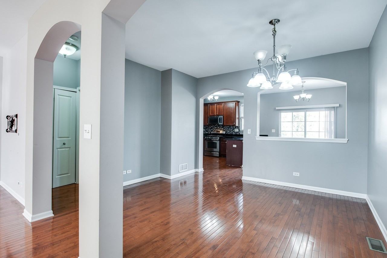 417 Plaza Pl - Photo 3 of 22