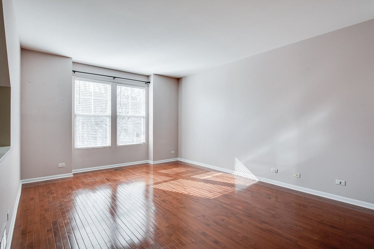 417 Plaza Pl - Photo 4 of 22