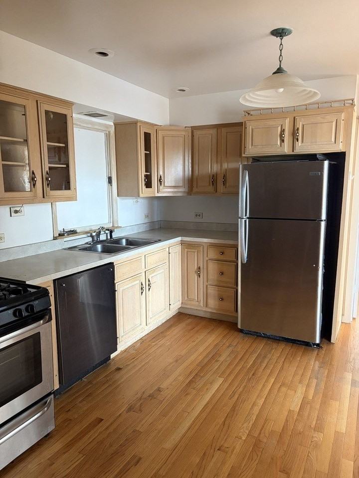 15601 108th Ave Unit B - Photo 6 of 10