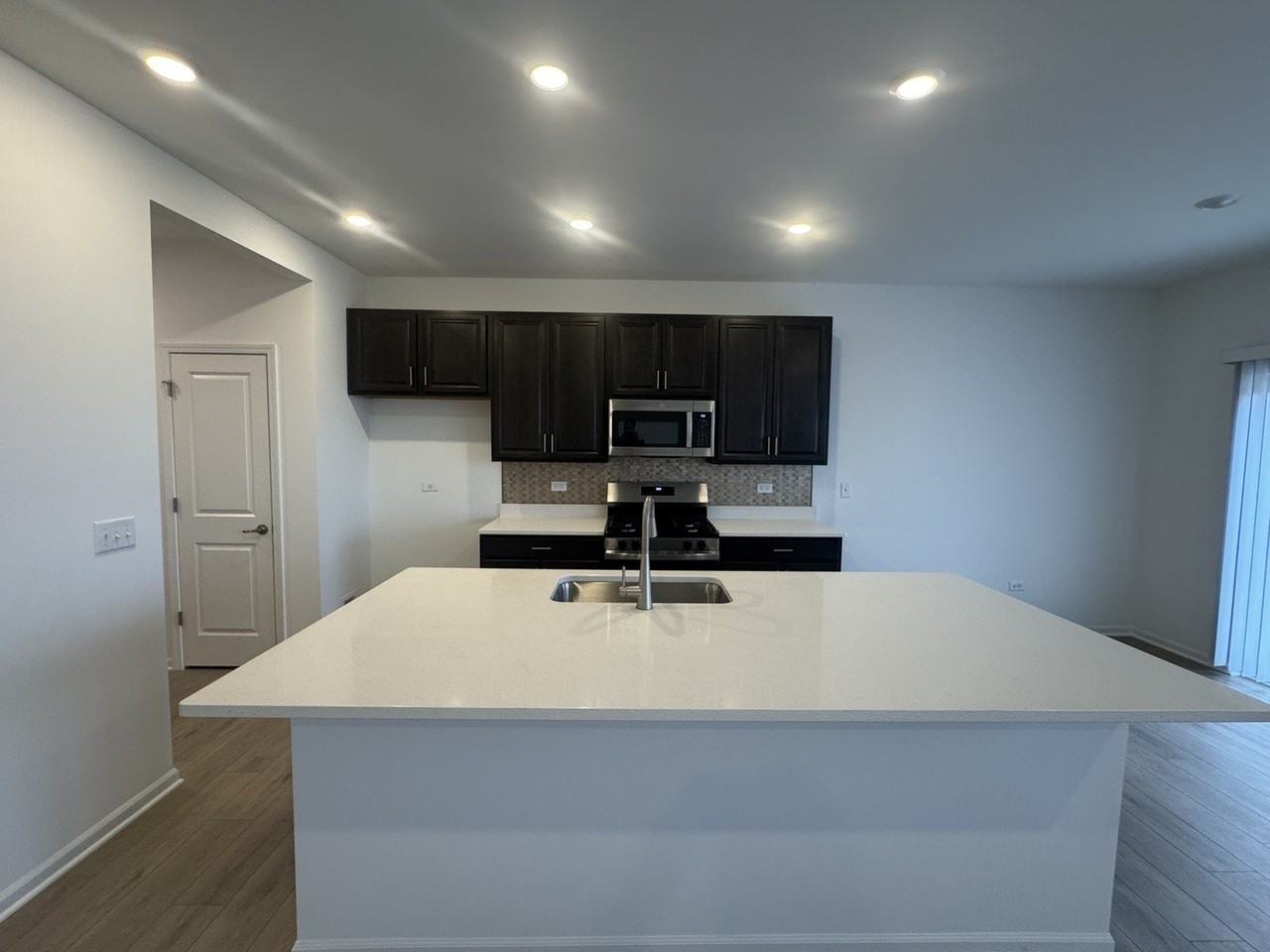 25736 W Wakefield Dr Unit 25736 - Photo 3 of 12