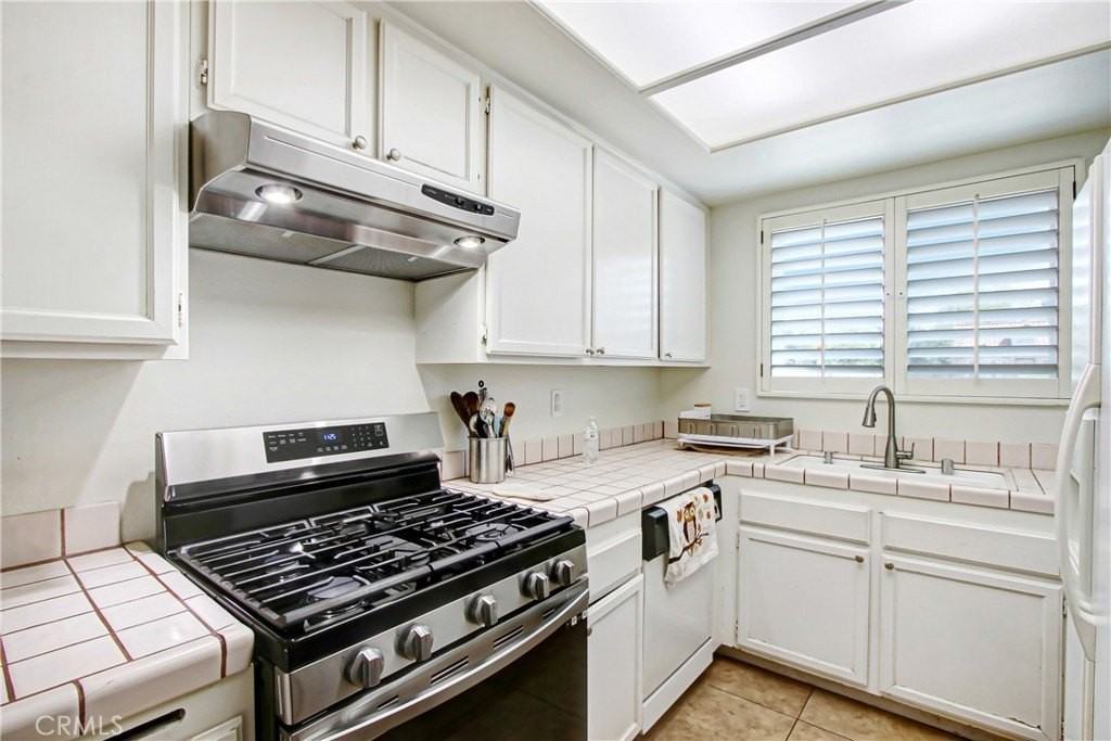 6710 Pilgrims Ct - Photo 6 of 25