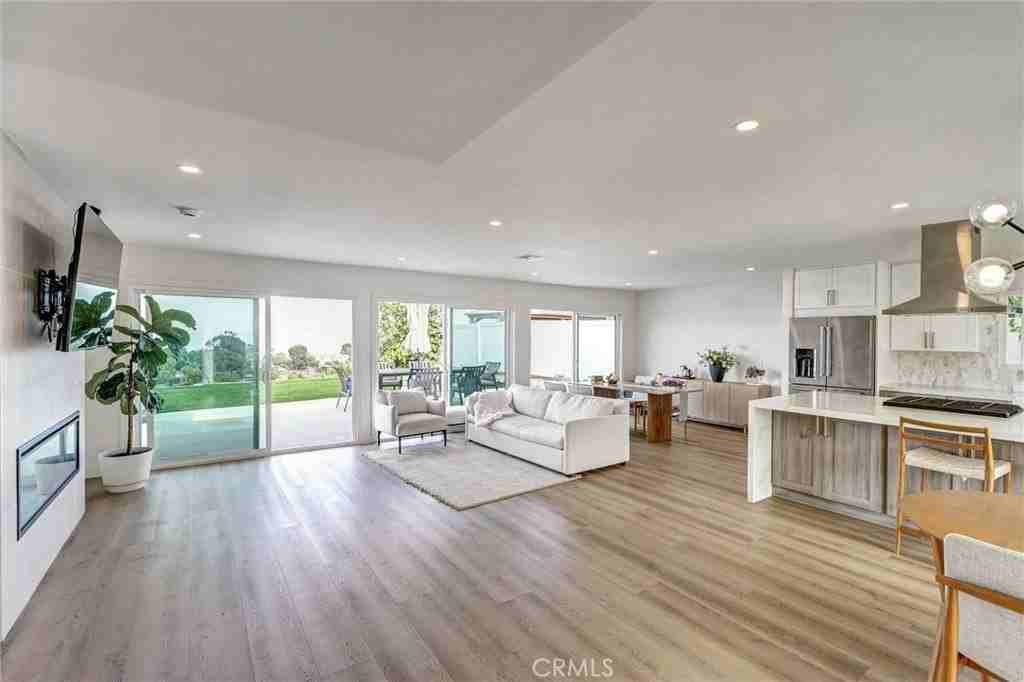 27438 Elmbridge Dr - Photo 4 of 24