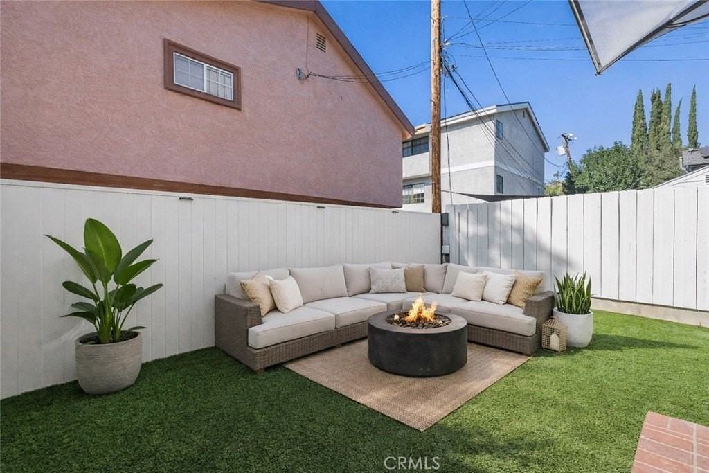 21209 De La Guerra St - Photo 2 of 24