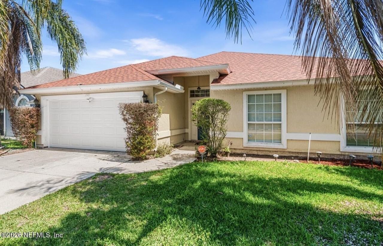 2471 Coachman Lakes Dr - Photo 3 of 37