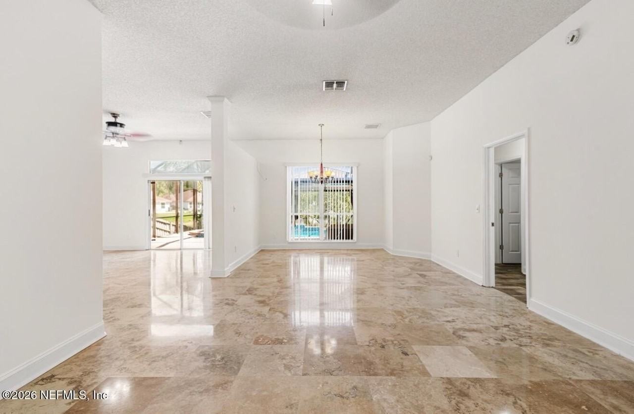 2471 Coachman Lakes Dr - Photo 7 of 37