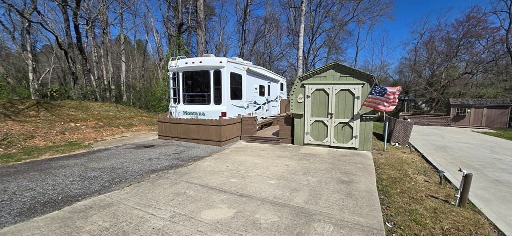 129 Moccasin Ln - Photo 3 of 24