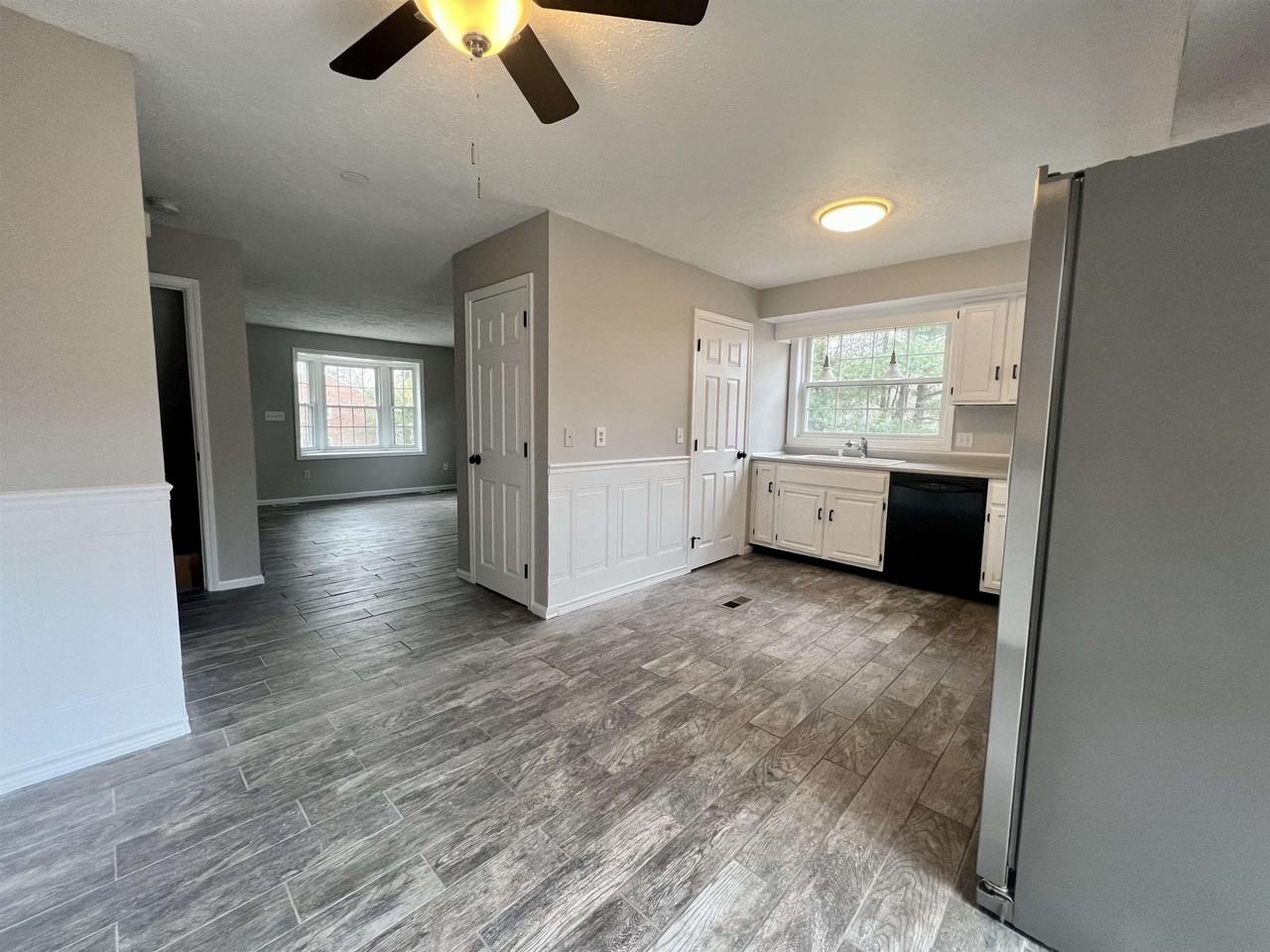 83 Derryfield Ct - Photo 5 of 25