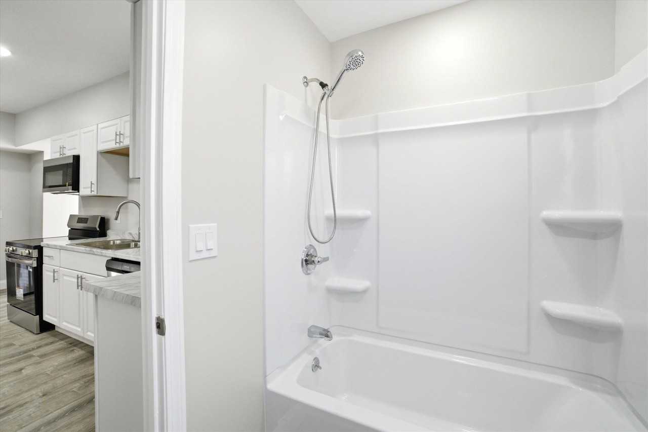 254 Auburn St #1stFL - Photo 5 of 15