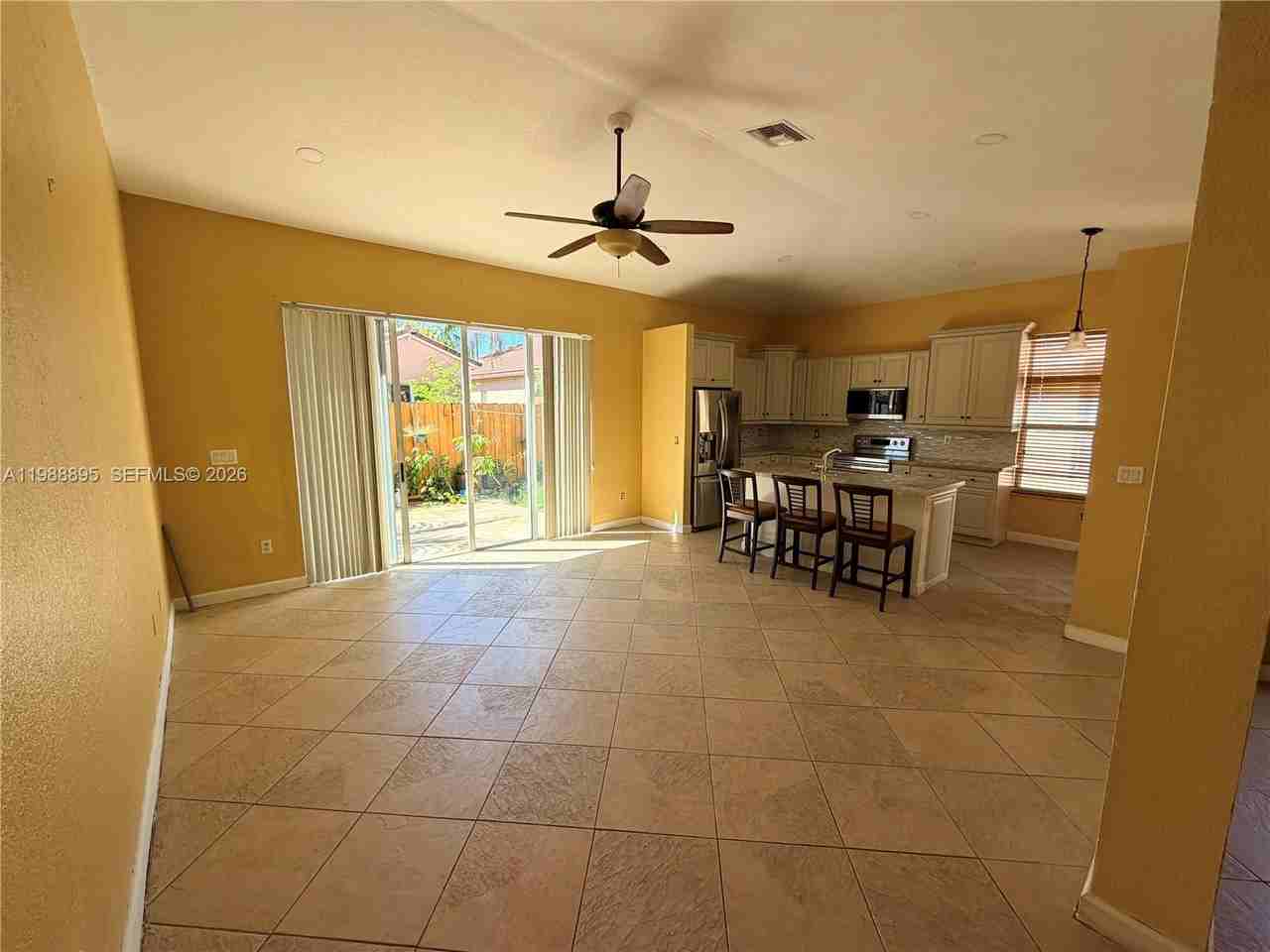 4110 Ne 22nd Ct - Photo 4 of 8