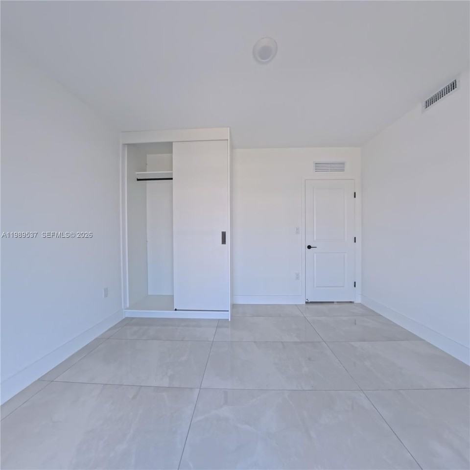 1374 Nw 1st St - Photo 2 of 8