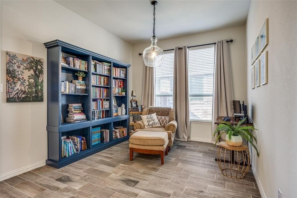 4533 Hemingway Ave - Photo 4 of 27