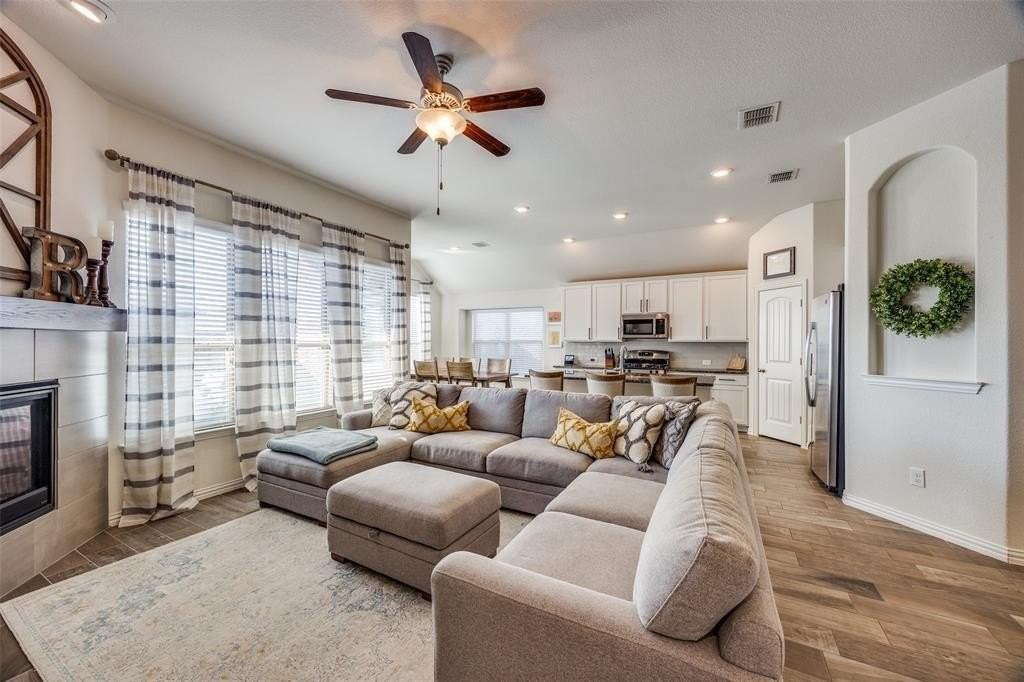 4533 Hemingway Ave - Photo 5 of 27