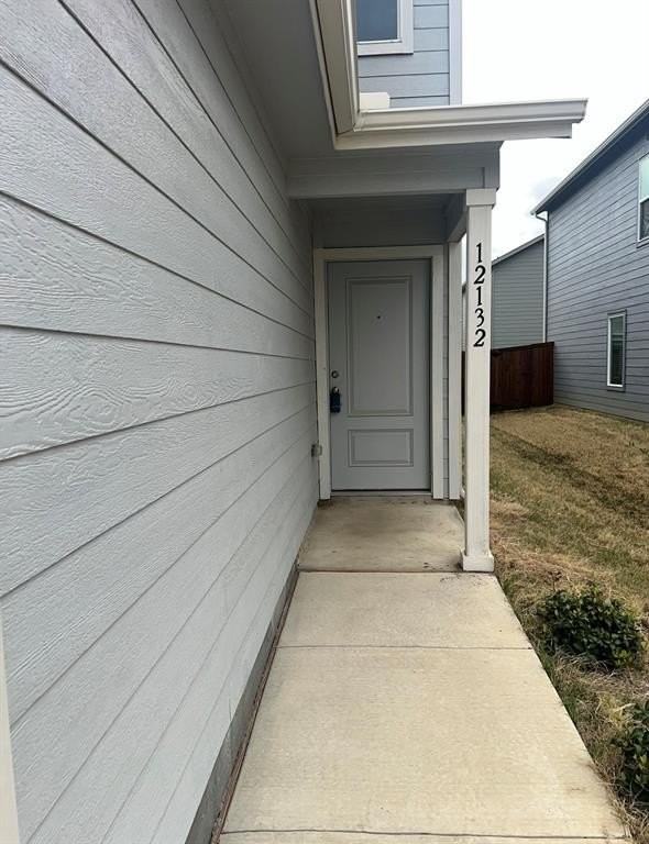 12132 Thoroughbred Dr - Photo 2 of 19