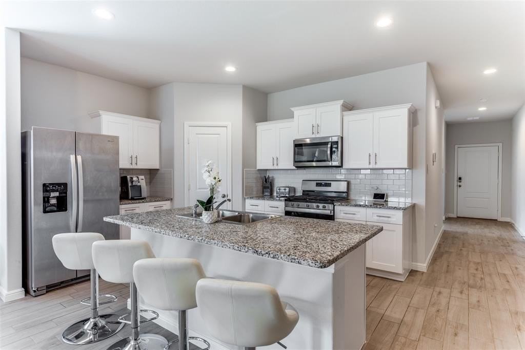 4313 Briargrove Ln - Photo 4 of 13