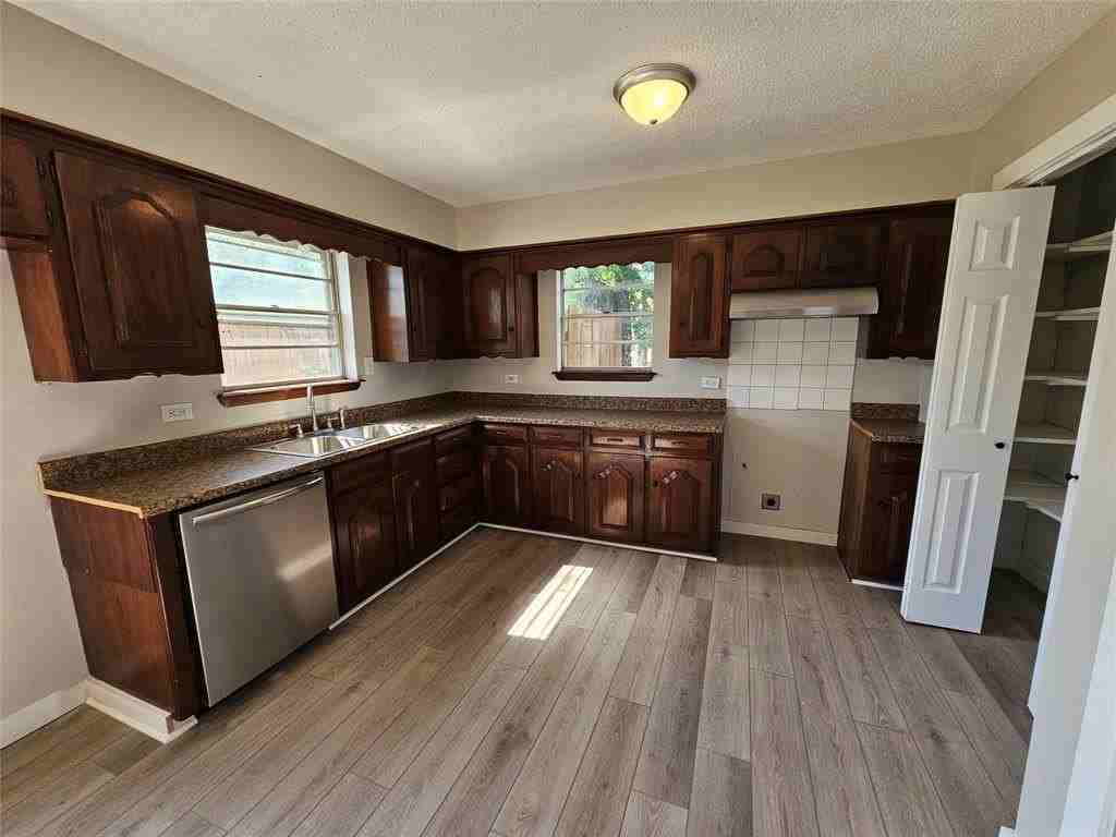 605 White St - Photo 7 of 23