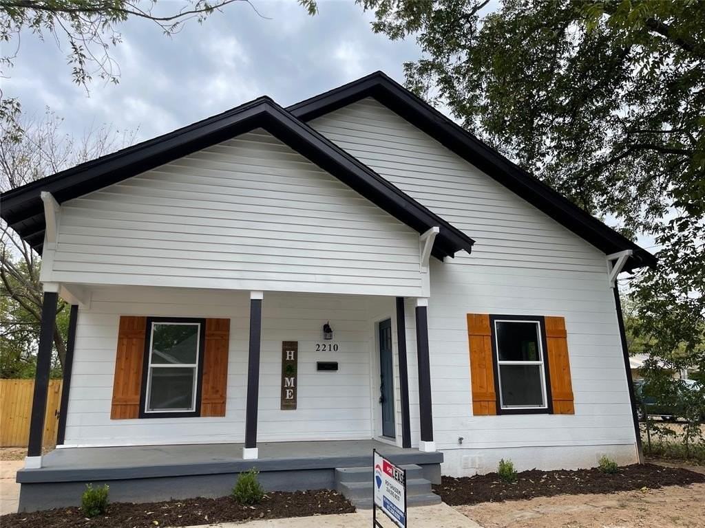 2210 Langford St - Photo 2 of 21