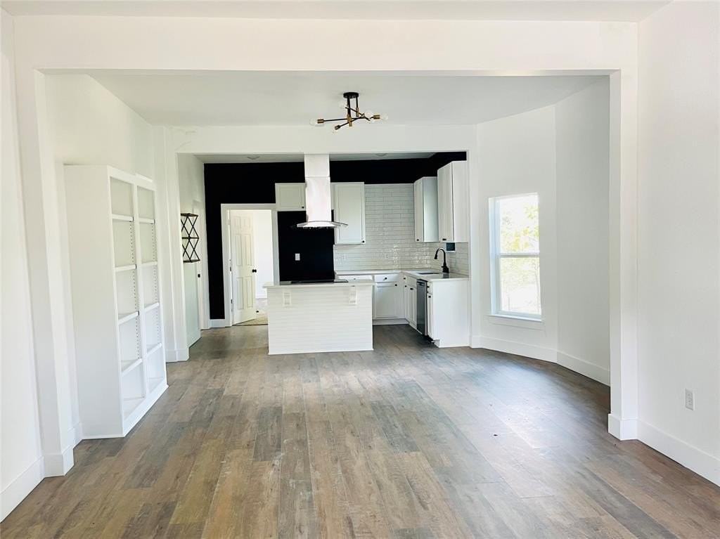 2210 Langford St - Photo 3 of 21