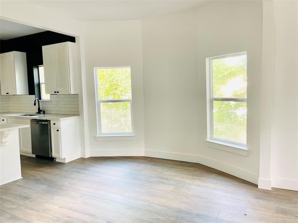 2210 Langford St - Photo 6 of 21