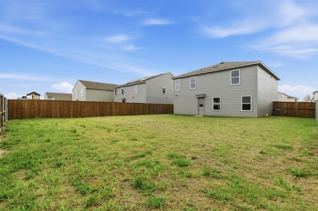 805 Bluffview Dr - Photo 6 of 32