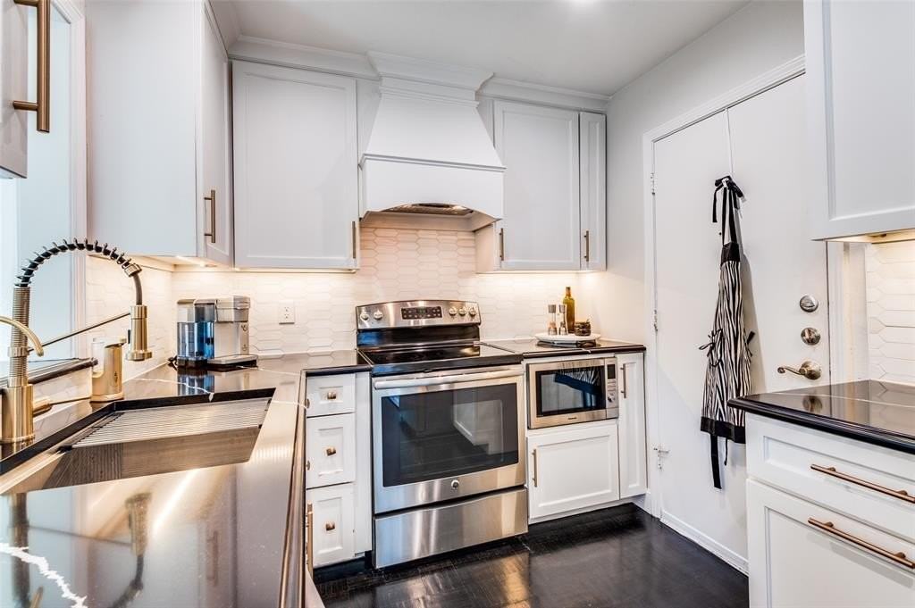 4112 Shadow Gables Dr - Photo 3 of 9