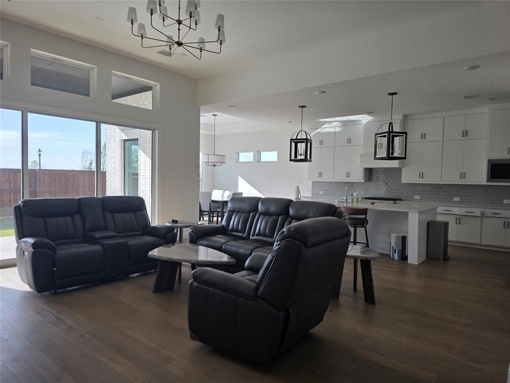 1591 Binkley Ave - Photo 4 of 39