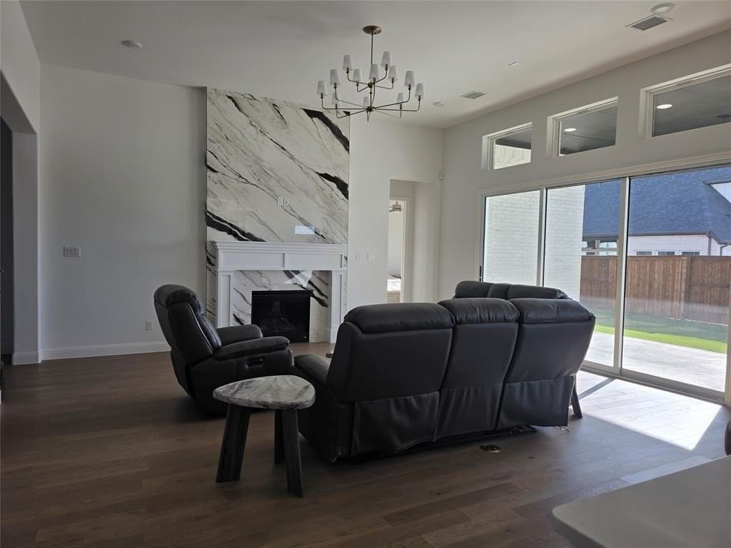 1591 Binkley Ave - Photo 5 of 39