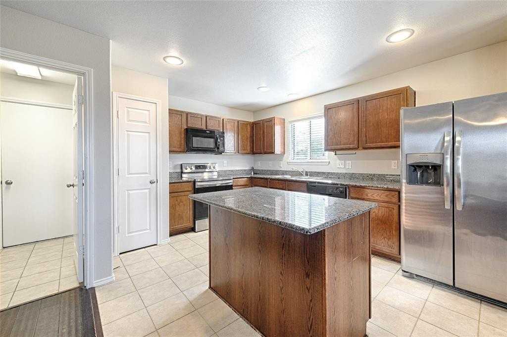 1416 Nicholas Ln - Photo 6 of 25