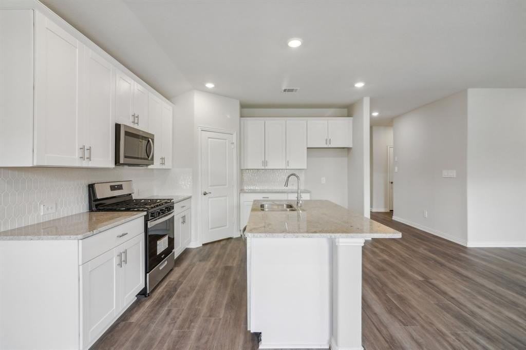 2223 Gustavus Dr - Photo 4 of 14