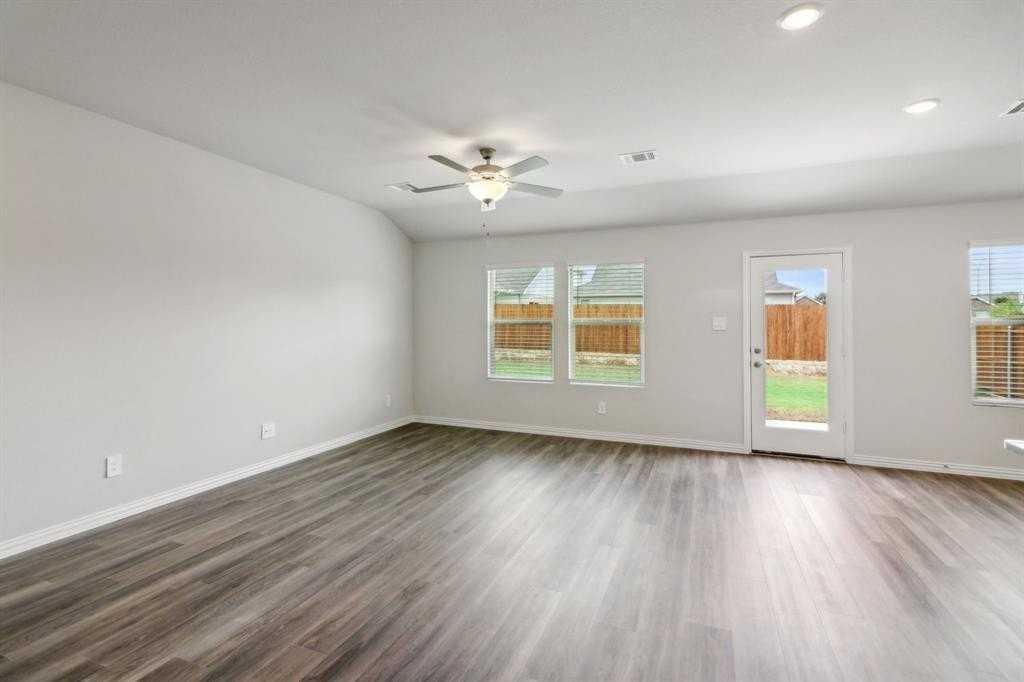 2223 Gustavus Dr - Photo 6 of 14