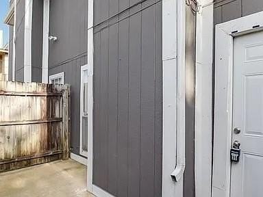 7504 Chapin Rd #B - Photo 5 of 13