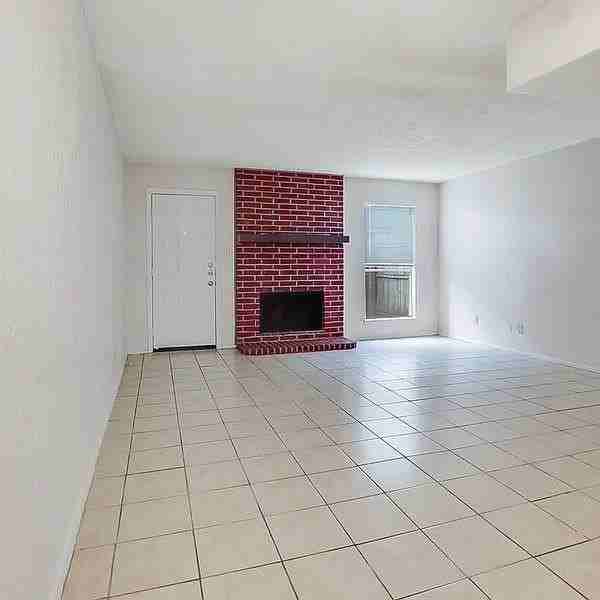 7504 Chapin Rd #B - Photo 6 of 13