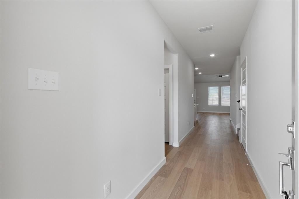 637 Sierra Rdg - Photo 3 of 26