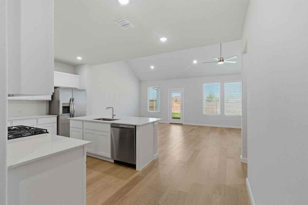 637 Sierra Rdg - Photo 4 of 26