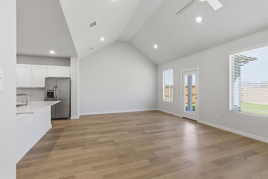 637 Sierra Rdg - Photo 5 of 26