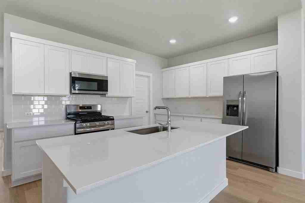 637 Sierra Rdg - Photo 7 of 26