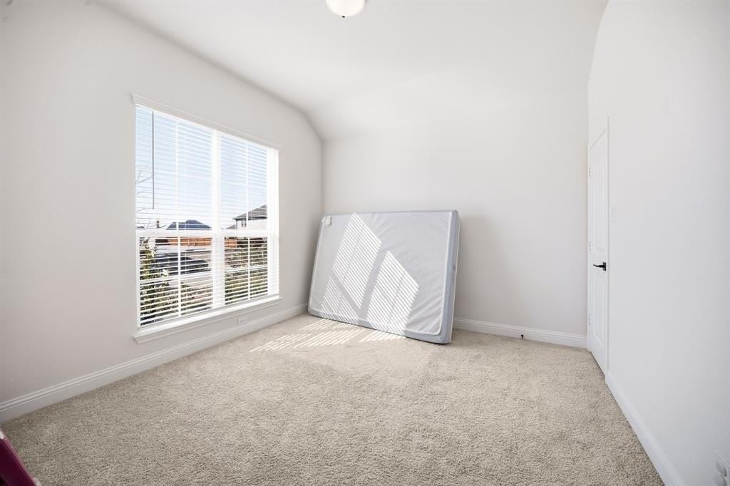 3841 Eagles Bluff Rd - Photo 5 of 36