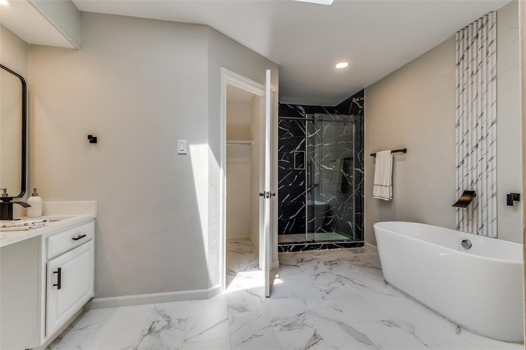 900 Hillside Ln - Photo 3 of 26