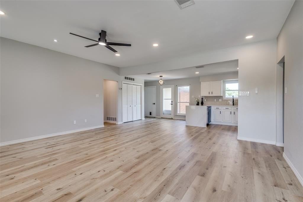 900 Hillside Ln - Photo 5 of 26