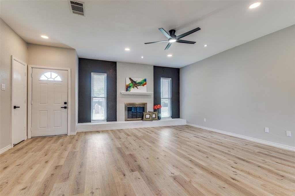 900 Hillside Ln - Photo 6 of 26