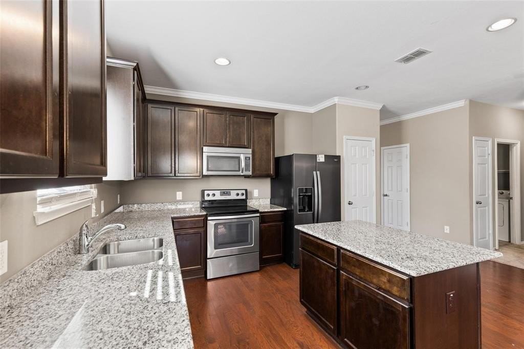 2904 Whispering Pine Blvd - Photo 7 of 17